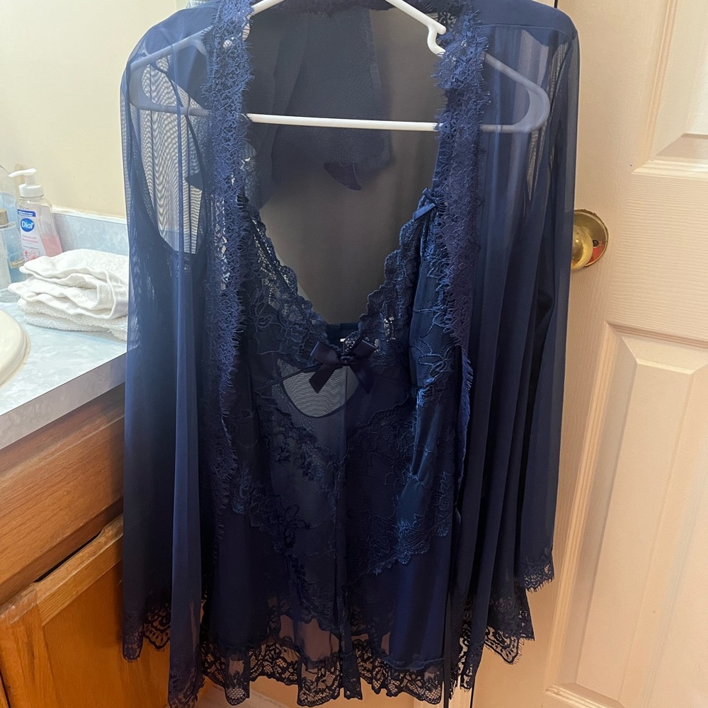 Elegant Navy Lace Sleepwear Set